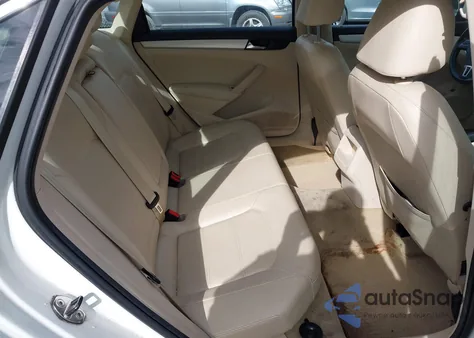 2012 Volkswagen Passat 2.5L Se z USA, uszkodzony, nr VIN 1VWBP7A39CC014761